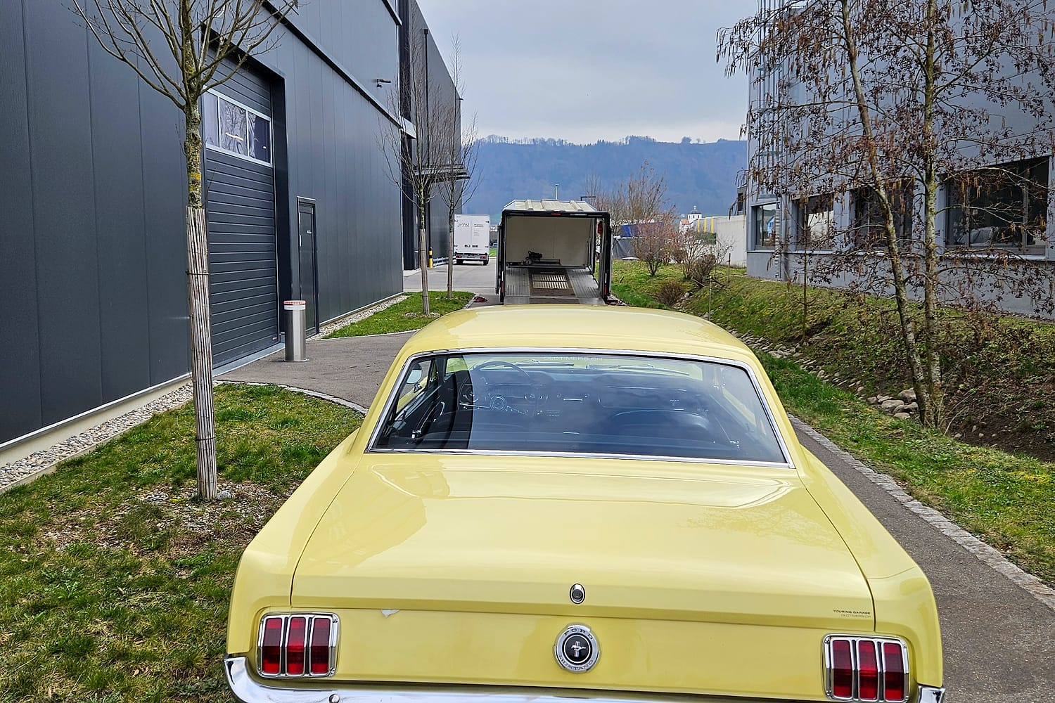 Ford Mustang on Under Cover’s exclusive vehicle transport