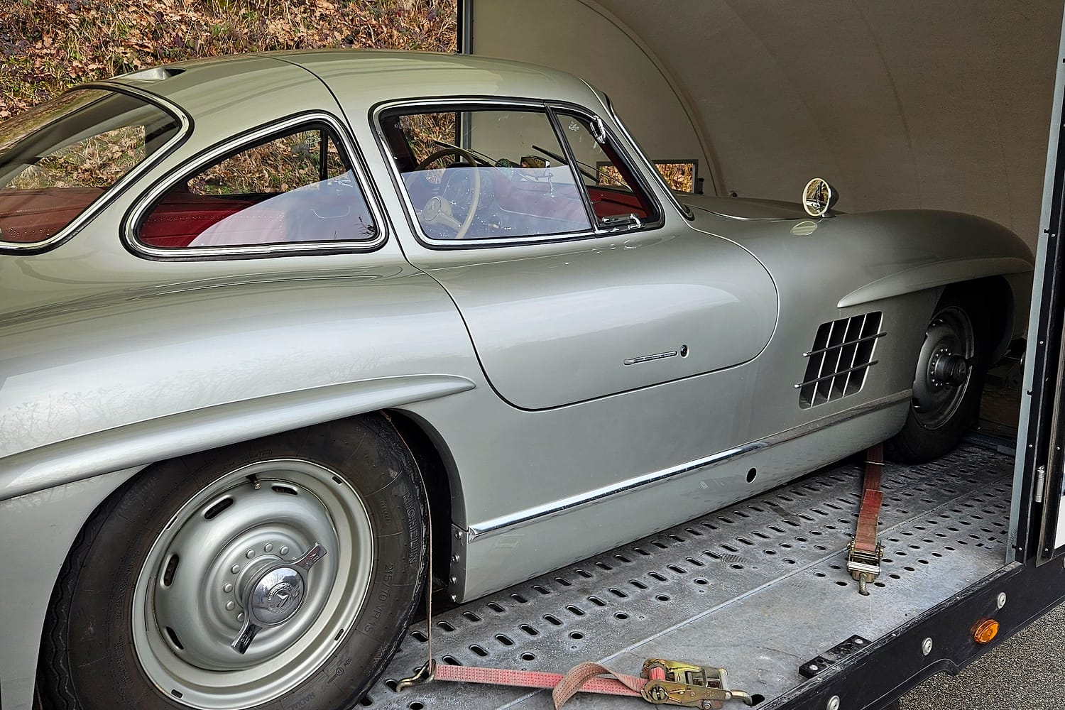 Mercedes 300 SL on Under Cover’s exclusive vehicle transport